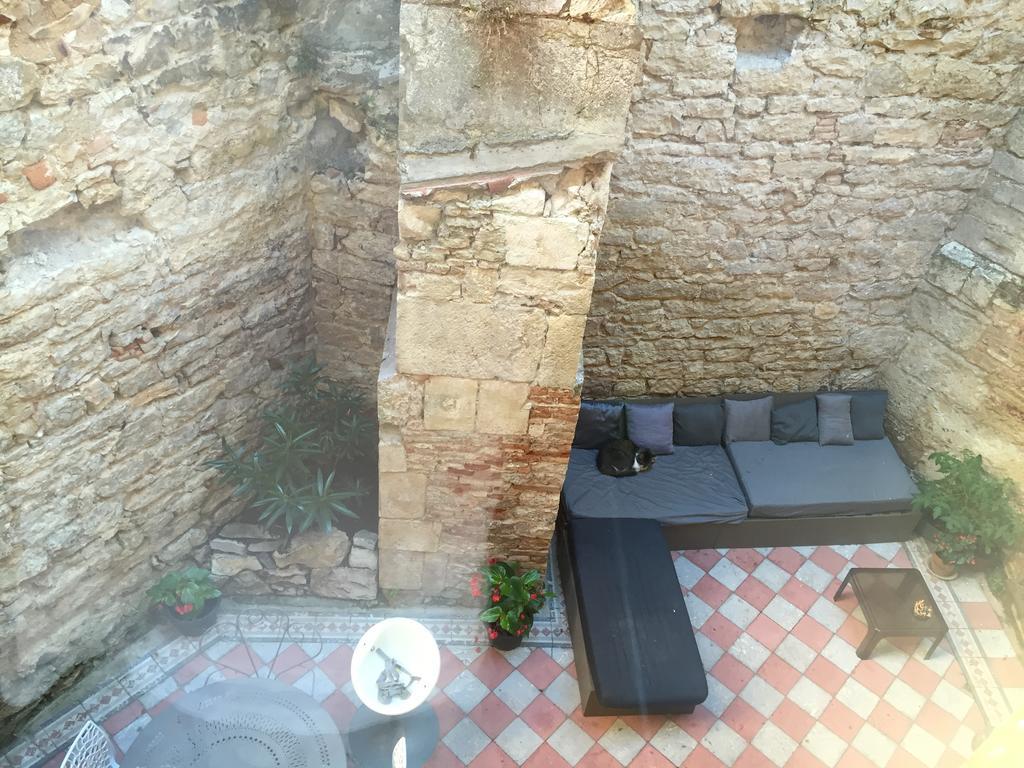 B&B Le Chat Qui Dort Montricoux Exterior foto